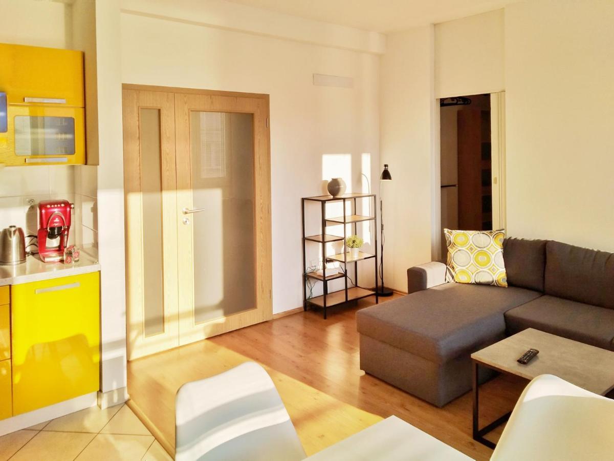 Yellow Apartment Ostrawa Zewnętrze zdjęcie